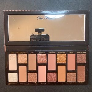 Too Faced Born This Way The Natural Nudes Eye Shadow Palette / New without Box